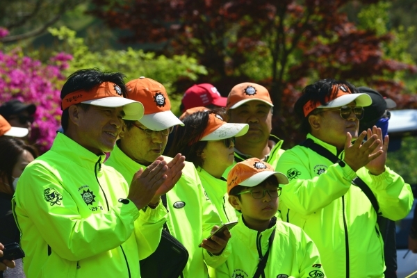 김해림의 팬클럽 '해바라기' 의 열띤 응원