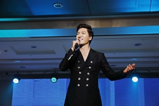 KBS '가요무대'에서 호평을 받은 가수 홍원빈 / 케이홍엔터테인먼트 제공