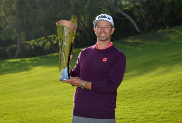 2005년 이후 제네시스 인비테이셔널(당시-닛산 오픈) 우승컵을 들어올린 '호주 신사' 아담 스콧사진=PGA TOUR