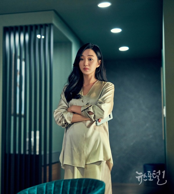 ▲ JTBC 수목드라마 ‘공작도시’ 13회 수애 / 사진제공=하이스토리디앤씨, JTBC스튜디오