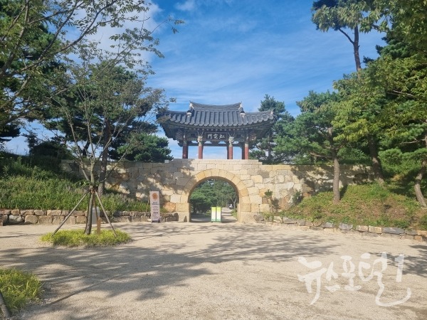 1467년 세조 방문 기념으로 새운 '홍예문'