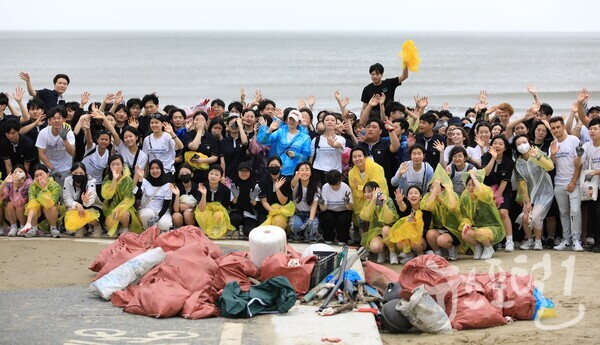 국제 청년 섬 워크캠프- 신안군 도초고등학교와 함께한 해변정화활동