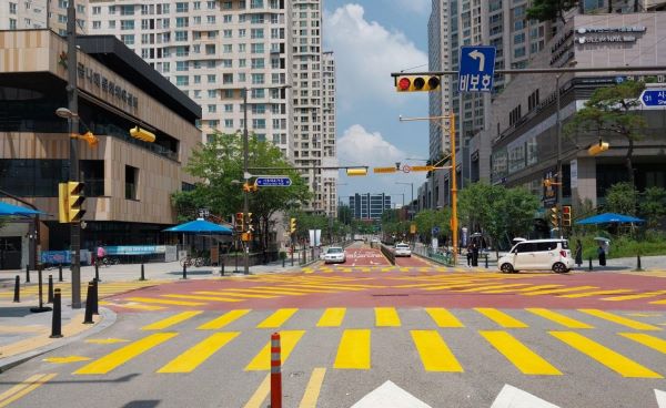 서울 금천구는 2023년 5월부터 12월까지 어린이 보호환경 개선을 위해 교통안전 시설물을 대대적으로 개선했다. [금천구 제공]