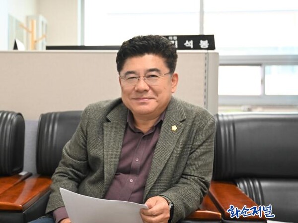 김석봉 의원은 정치의 길을 걷게 된 가장 큰 계기가 어머니라고 밝혔다.