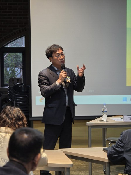 교육거버넌스의 중요성에 대해 설명하는 '장관호' 국민주권교육포럼 대표